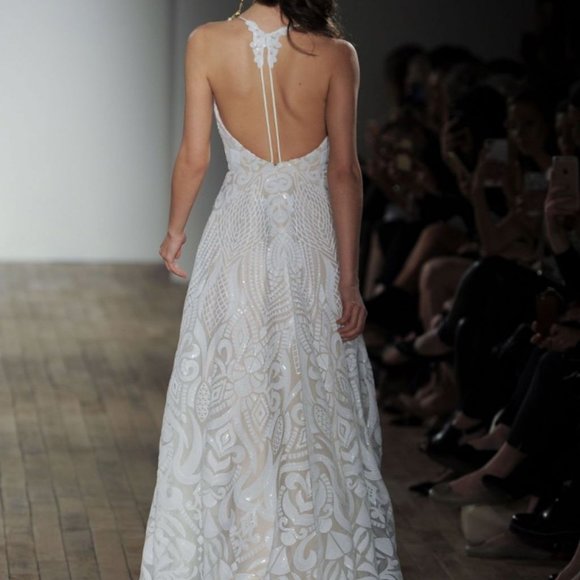 Hayley Paige Delta Wedding Dress - Picture 2 of 4